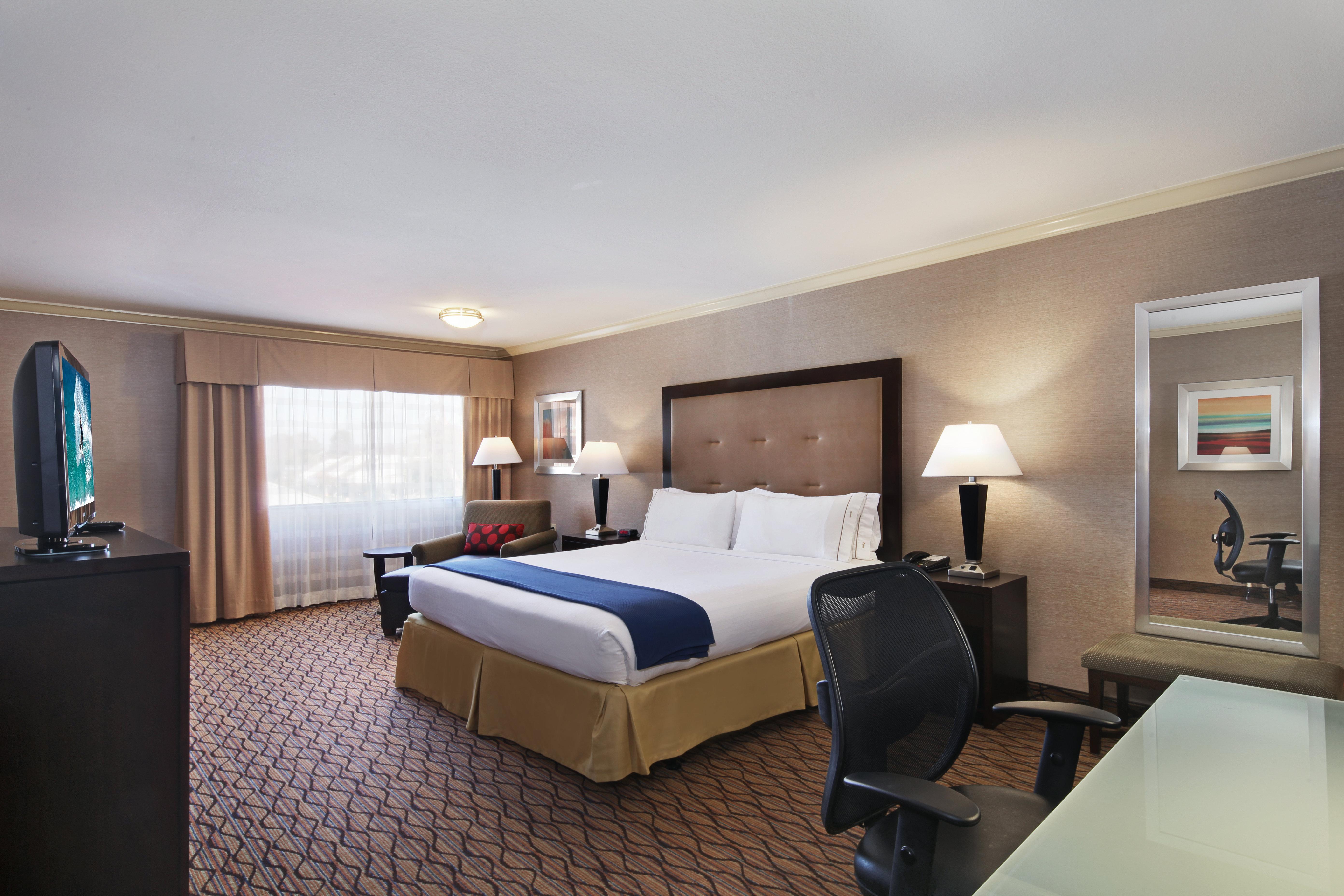 Holiday Inn Express Port Hueneme By Ihg Екстер'єр фото