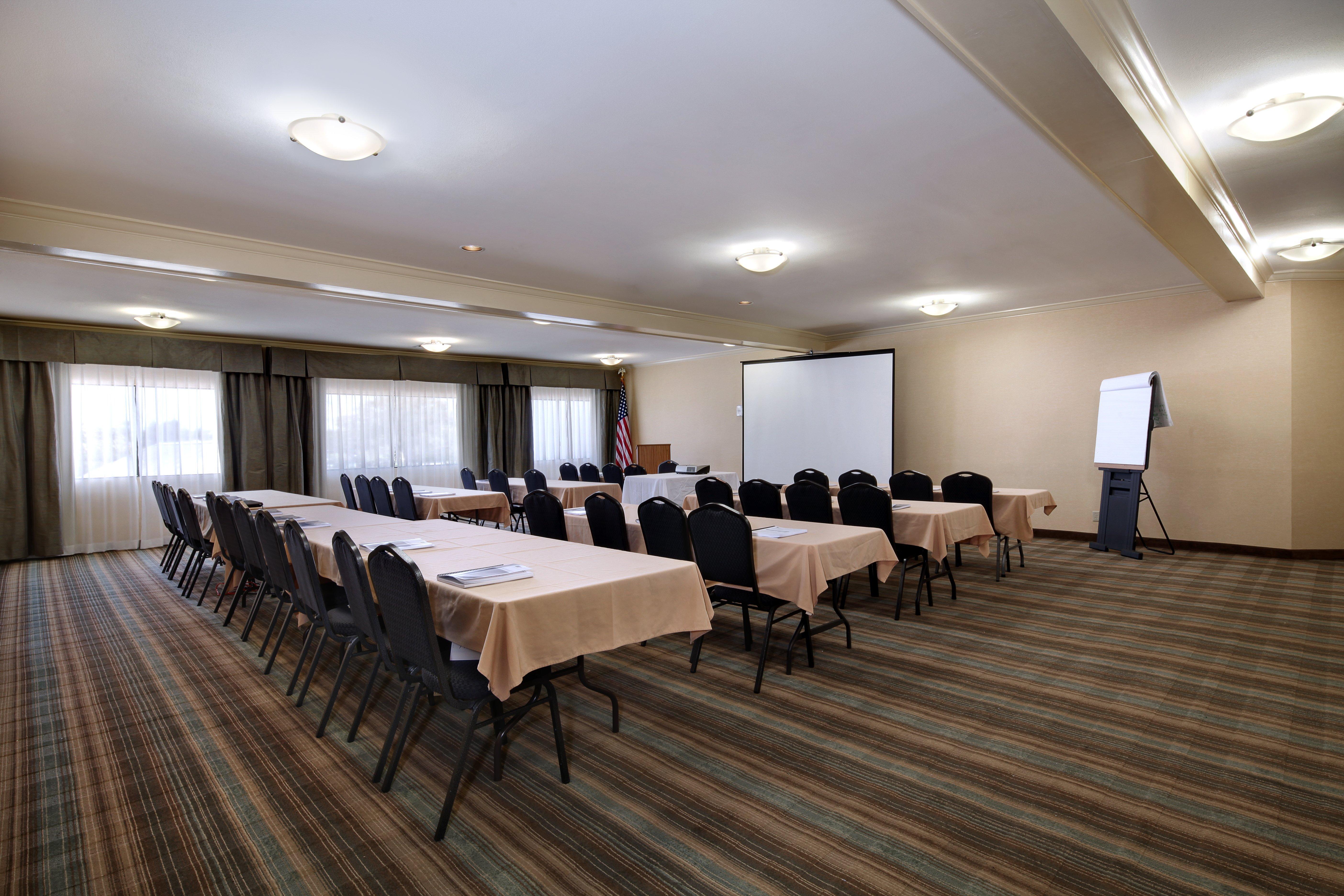 Holiday Inn Express Port Hueneme By Ihg Екстер'єр фото
